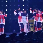 吉田凜音、TGCで魅せるマイクパフォーマンスに観客くぎづけ！＜TGC 2019 S/S＞