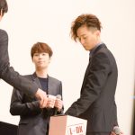 SUPERNOVA・ユナク、エア壁ドン披露に照れ「カッコつけて帰ろうと思ってたのに」！『L♡DK』舞台挨拶に登場！