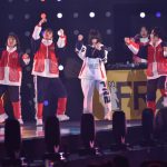 吉田凜音、TGCで魅せるマイクパフォーマンスに観客くぎづけ！＜TGC 2019 S/S＞