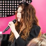 JUJUがイヴ・サンローランイベントで恋愛感を語る！MV出演の小関裕太のメッセージも！