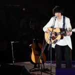 【ライブレポート】石崎ひゅーい、J-WAVE ・トーキョーギタージャンボリーで『さよならエレジー』を披露！＜30th J-WAVE TOKYO GUITAR JAMBOREE＞