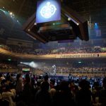 【ライブレポート】秦基博、J-WAVE・トーキョーギタージャンボリーで『スミレ』を披露！両国国技館に11,000のスミレの花が咲き誇る！＜30th J-WAVE TOKYO GUITAR JAMBOREE＞