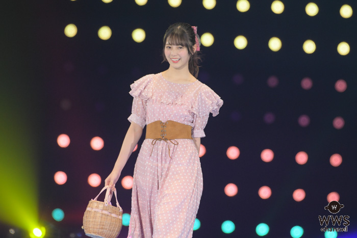 日向坂46・小坂菜緒が『東京ガールズコレクション 2019 S/S』のランウェイに登場！＜TGC 2019 S/S＞