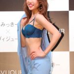  舟山久美子が出演するランジェリーブランド『ラヴィジュール』プロジェクト「Upgrade」の新CMが解禁！ 和田アキ子扮するMr.シャチホコがくみっきーのアンバサダー就任を激励！！