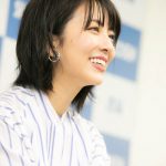 小島梨里杏、1st 写真集「半透明」発売記念イベント開催！「背中には自信があります」