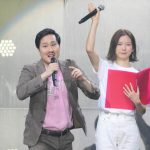 タレントの朝日奈央、きつねが「超十代」MCで登場！＜超十代 - ULTRA TEENS FES -＞