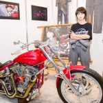 アプガ・新井愛瞳が映画『セブンティーンモータース』のPRブースに登場！イベント前にインタビューを実施！＜東京モーターサイクルショー2019＞