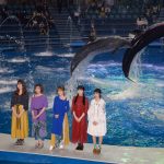 Little Glee Monsterが新曲『君に届くまで』を生歌で初披露！イルカ達とのドルフィンパフォーマンスでお届け！