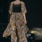 中条あやみ、河北麻友子らが2ndステージの先陣を切って登場！＜TGC 2019 S/S＞