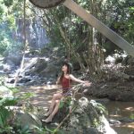 AAA・宇野実彩子が弾ける水着姿でハワイを駆ける！砂浜ではウェディングドレスも！？