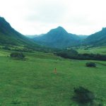 AAA・宇野実彩子が弾ける水着姿でハワイを駆ける！砂浜ではウェディングドレスも！？