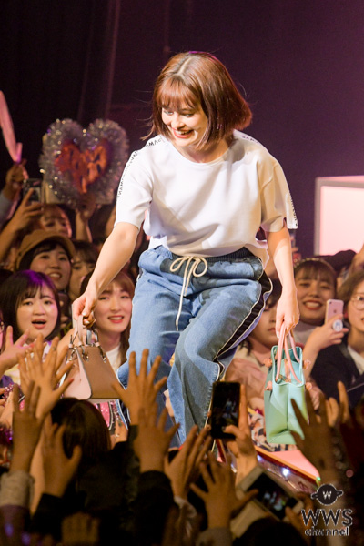 emma、アニマル柄がポイントのファッションでランウェイに登場！！＜ViVi Night in TOKYO2019＞