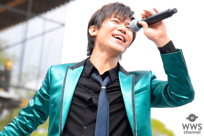 【動画】令和デビューの演歌歌手・新浜レオンが「離さない 離さない」を熱唱！