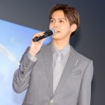 GENERATIONS・片寄涼太、水槽から登場で劇場大歓喜！『きみと、波にのれたら』完成披露舞台挨拶に登場！！