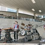 Official髭男dism、ダイバーシティ東京プラザにて配信チャートで11冠を獲得した「Pretender」発売記念フリーライブを開催！5,000人のファンが集結！