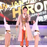 郷ひろみが新曲熱唱！アイドルの聖地で「ジャパーン！」なミニライブを開催！