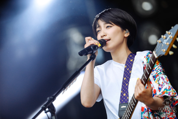 【ライブレポート】miwaが夕暮れのLOTUS STAGEに登場。バラードを封印し、とことんアゲアゲの曲で連休最終日を盛り上げる！＜JAPAN JAM 2019＞