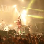 【ライブレポート】10-FEETが大トリに登場！人気曲『RIVER』を含む圧巻のライブで締めくくる。＜JAPAN JAM 2019＞