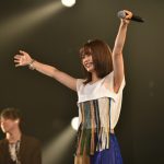 【ライブレポート】足立佳奈、TSCのライブステージで甘い恋歌3曲を熱唱！＜東京ストリートコレクション＞