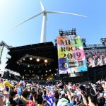 【ライブレポート】SHISHAMOが雲ひとつない青空の下で爽やかなステージを披露！「メトロック 2019」のWINDMILL FIELDに登場！