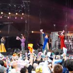 【ライブレポート】Little Glee Monsterが2年ぶりのステージで『君に届くまで』を含む8曲を天気雨の中歌い上げる＜JAPAN JAM 2019＞