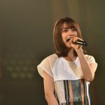 【ライブレポート】足立佳奈、TSCのライブステージで甘い恋歌3曲を熱唱！＜東京ストリートコレクション＞