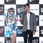 えなこ、特製の“Galaxy”コスチュームでPRイベントに登場！