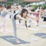 島袋聖南、黒木ひかりらが沖縄のナイトプールで“令和初”の夏を先取り！