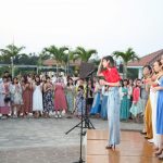 島袋聖南、黒木ひかりらが沖縄のナイトプールで“令和初”の夏を先取り！