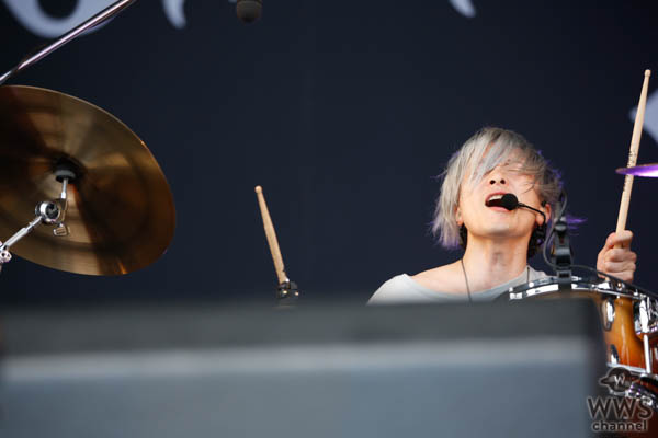 【ライブレポート】ストレイテナーが、3日目のSUNSET STAGEに登場。go!go!vanillas・牧も出演し、1曲で2度おいしい、まさに『KILLER TUNE』を披露！＜JAPAN JAM 2019＞
