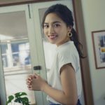 【動画】川口春奈「Right-on」新ムービーでハンモックに揺られリラックス！