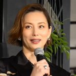 【動画】米倉涼子が総額3億円のジュエリーをつけて登場！女優生活20周年を語る