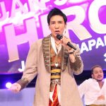 郷ひろみが新曲熱唱！アイドルの聖地で「ジャパーン！」なミニライブを開催！