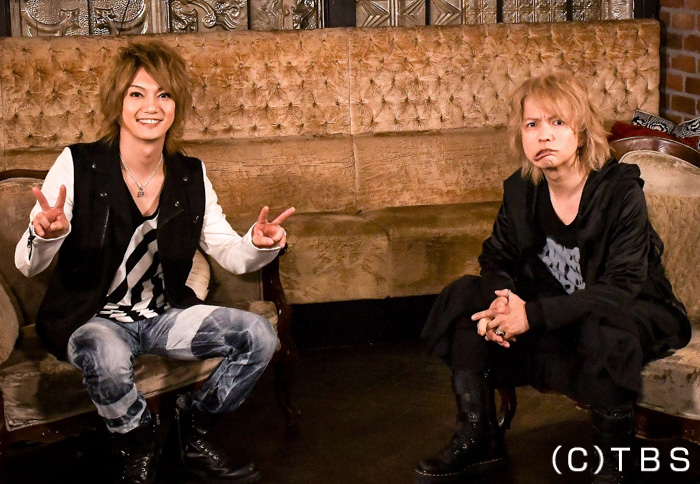 ゴールデンボンバー・喜矢武豊が“神”HYDEにインタビュー！語られる私生活のマル秘エピソードとは？