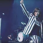 ロックバンド・R0LL-B DINOSAUR、神田明神ライブの模様を盛り込んだ『おかしいだろ？』MV公開！