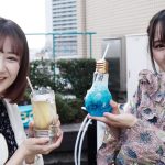 【動画】caho、名波まきが横浜ビアガーデンで人生初の可愛すぎる食レポ【PART1】夜景が見える「YOKOHAMA NIGHT MARKET」がオススメ！