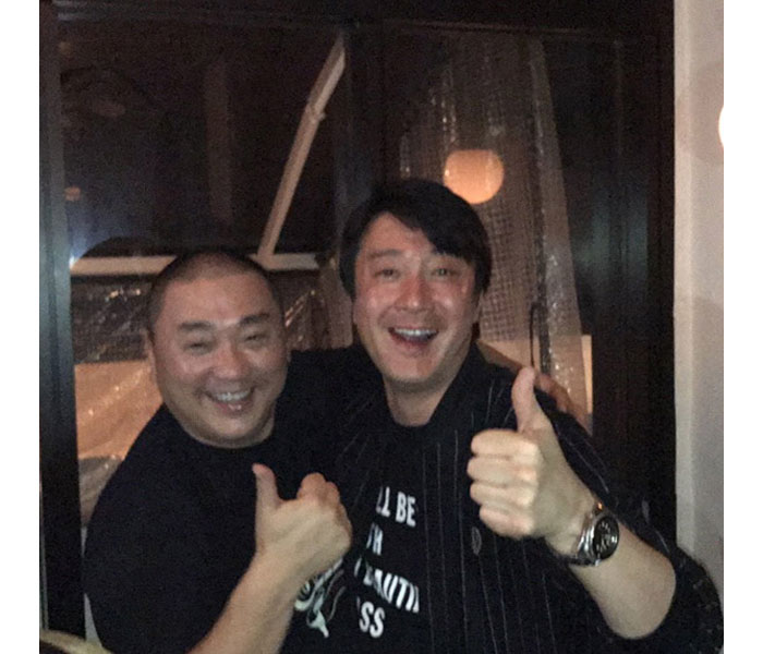 極楽とんぼ・山本圭壱が加藤浩次との写真を公開「笑ってたいのよ。ずっと」