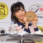 AKB48 小栗有以が「カントリーマアム35周年誕生祭」に登場！カントリーマアムドレスに「思わず見とれちゃう！」