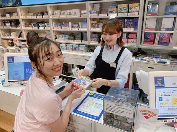 SKE48・須田亜香里似の女の子がSHIBUYA TSUTAYAで新曲購入！？「一枚でも多く皆に行き渡ってほしい」