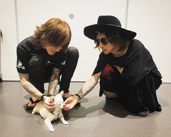SUGIZO、清春と愛犬の3ショットを公開！清春「わ、やばいこれ　幸せな犬過ぎる」