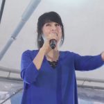 【動画】宇徳敬子が雨のステージで代表曲『ブルーライト ヨコスカ』を披露！＜YOKOHAMA STAR☆NIGHT RUN 2019＞