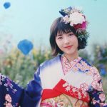 【動画】浜辺美波が「明治」から「令和」へ変わらない美を振袖で表現！