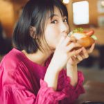 浜辺美波、10代最後の誕生日に美麗ショット満載のカレンダーブック発売決定！