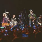 大阪上海友好交流大使に就任したコブクロ、上海での初公演を大成功に！