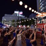 新浜レオン、盆踊り歌唱で大盛り上がり！「離さない 離さない」の新展開が続々決定！！