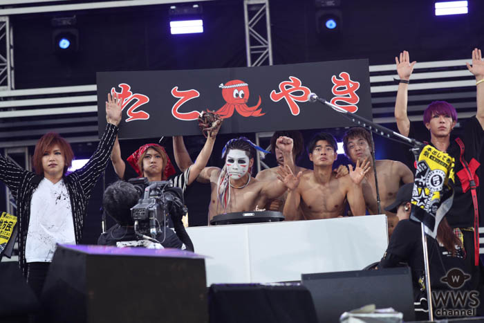 【ライブレポート】ゴールデンボンバー、タコ焼き屋にボイメンとコラボの大渋滞ステージング！＜a-nation 2019＞