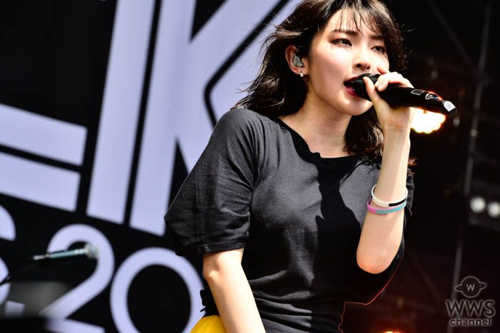 【ライブレポート】家入レオ、多彩なセットリストで観客を魅了！シンガーソングライターという枠だけにとどまらない可能性を見た＜ROCK IN JAPAN FESTIVAL 2019＞