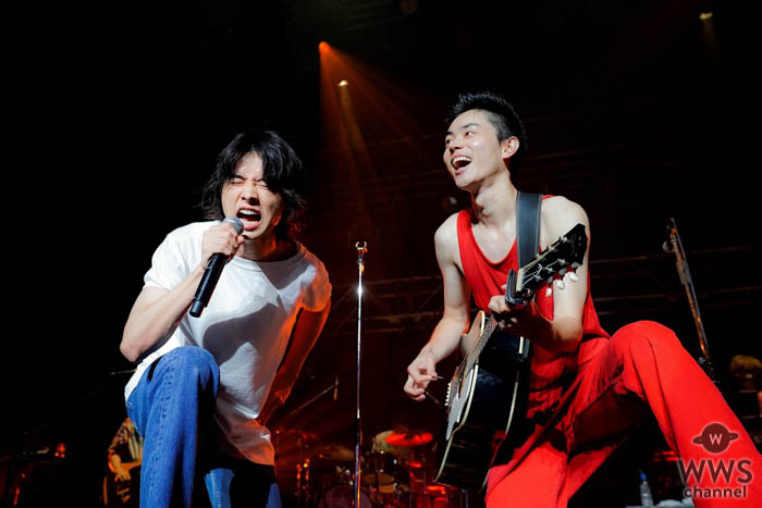 菅田将暉、初のZeppツアー完走！ファイナル東京公演にて山﨑賢人がサプライズ出演！