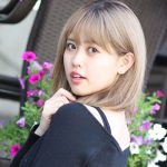 竹内舞がクールな表情で登場!「目標は武道館でライブをすること。女優としても確立していきたい。」