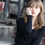 竹内舞がクールな表情で登場!「目標は武道館でライブをすること。女優としても確立していきたい。」